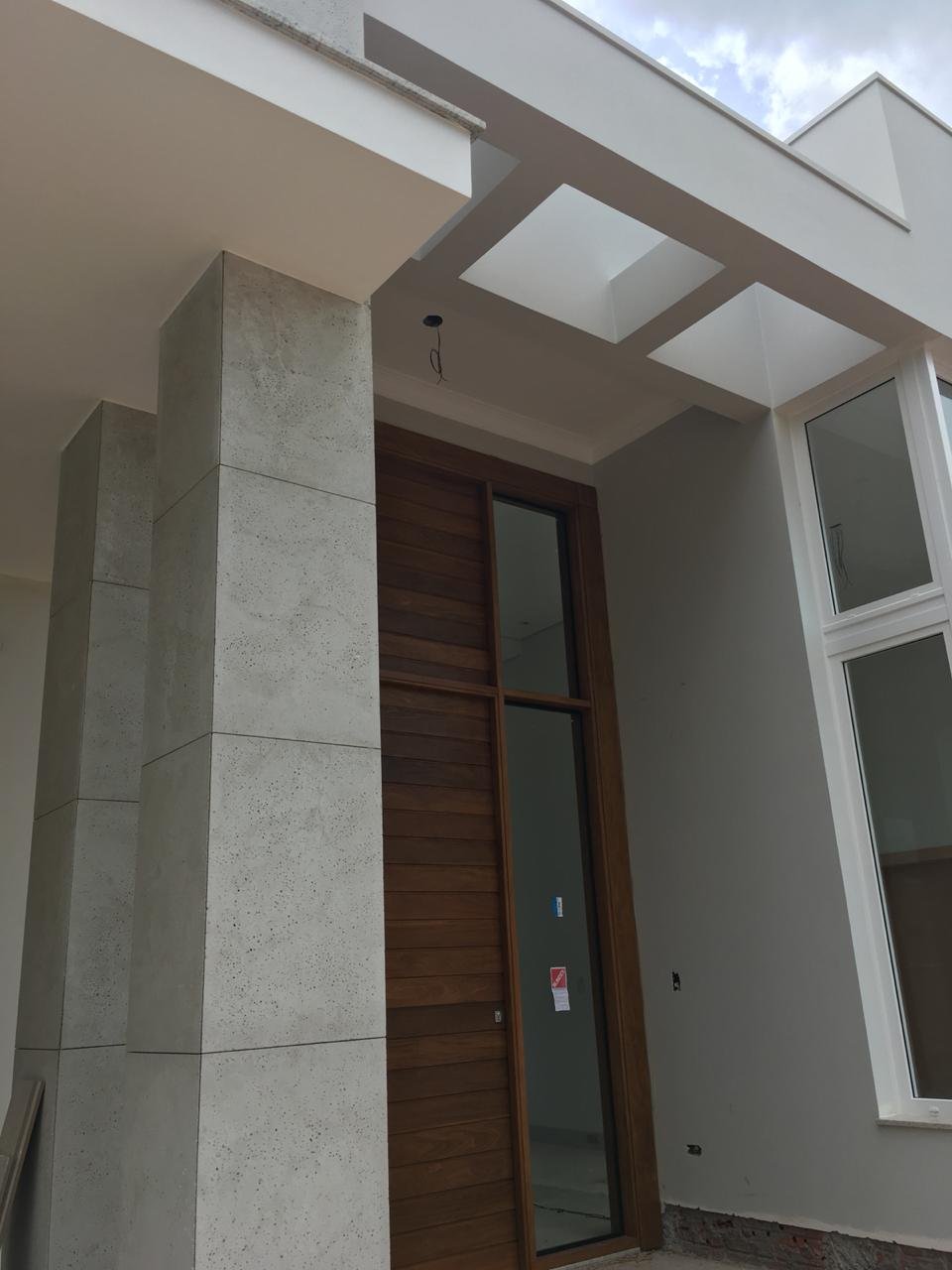 Casa Moderna com Placa